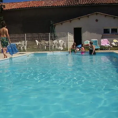מלון Chateau De Faudade 4*